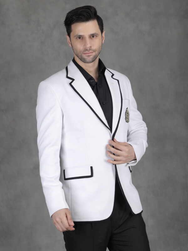 Men’s WHITE Premium Knitted Blazer with Embroidered Crest – Modern Tailored Fit